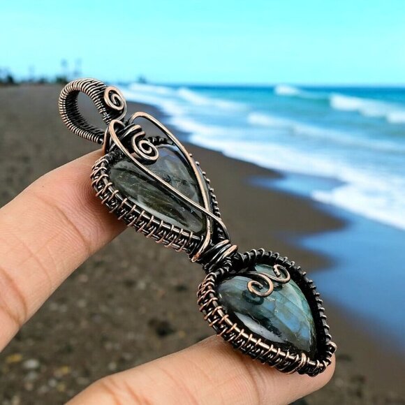 Labradorite ✦ Wire-Wrapped Heart Pendant ✦ Copper Design Crystal Necklace 3.3" N - Picture 5 of 12